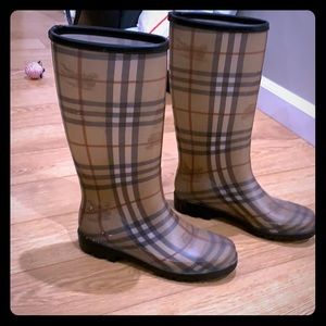 Burberry rain boots